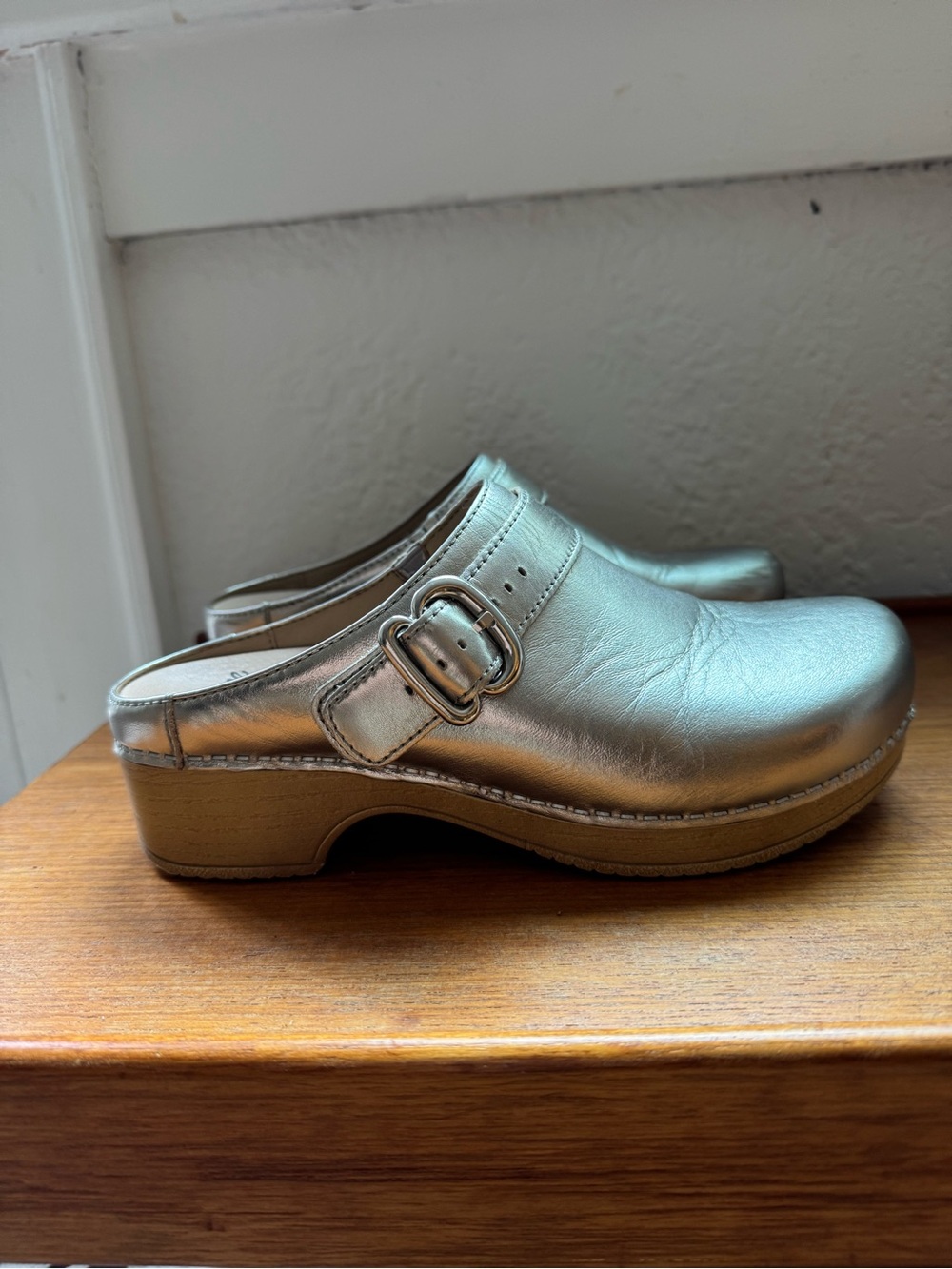 Madewell x Dansko Metallic Leather Clog - sold as gold but appears more silver - Picture 10 of 12